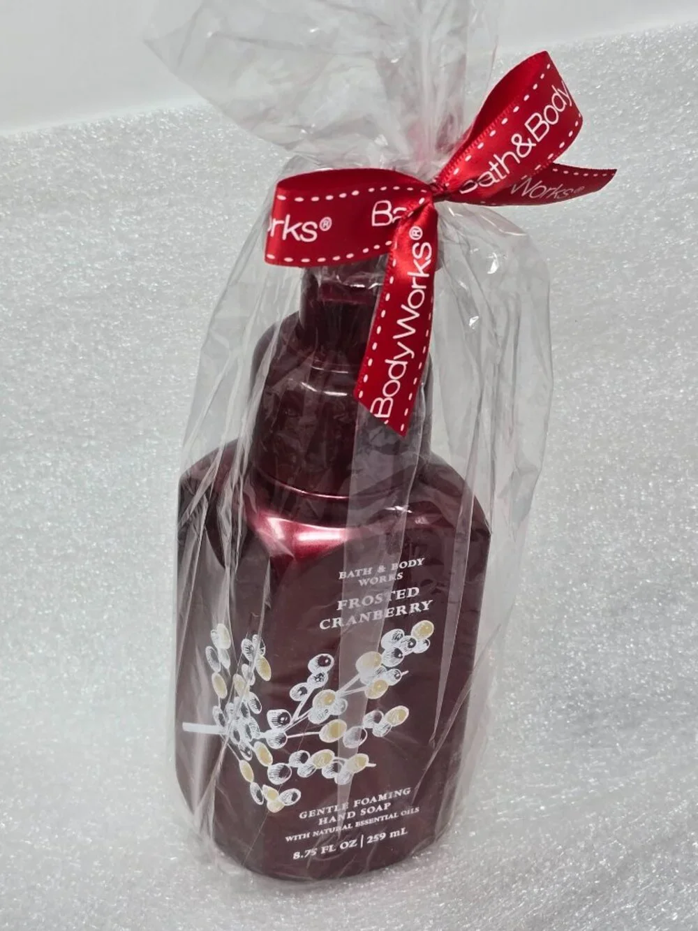 Bath & Body Works Frosted Cranberry Gentle Foaming Hand Soap 8.75Oz Gift Wrapped